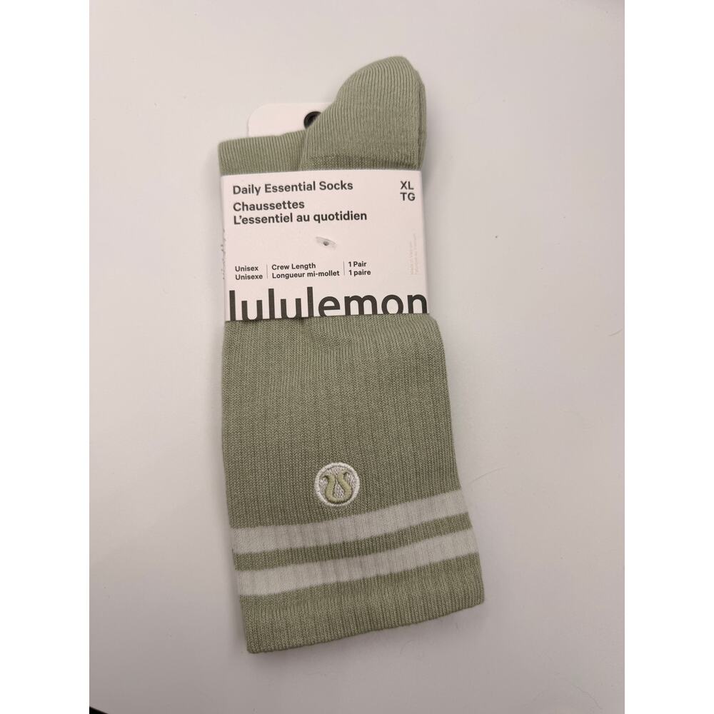Lululemon Daily Essencial Socks Crew Length XL Unisex Rainforest Green